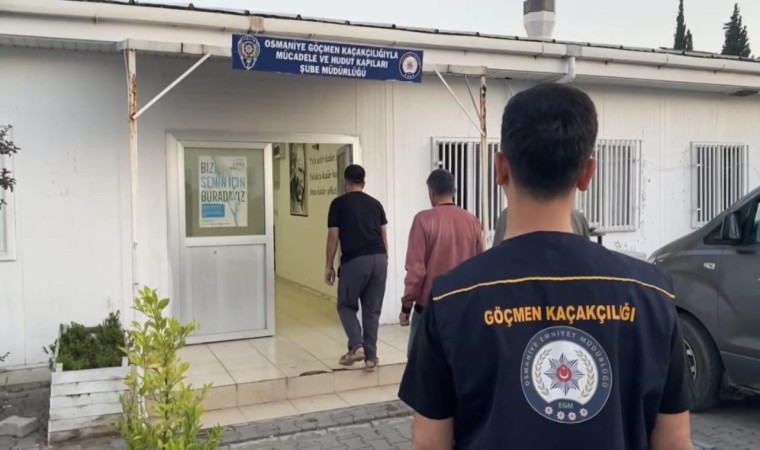 Polisin dur ihtarına uymayıp kaçan otomobilde 5 düzensiz göçmen yakalandı