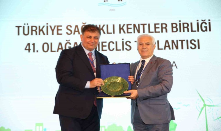 Sağlıklı Kentler Birliği Başkanına İzmir Büyükşehir Belediye Başkanı Cemil Tugay seçildi