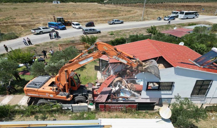 Seferihisarda hobi bahçelerinin yıkımına başlandı