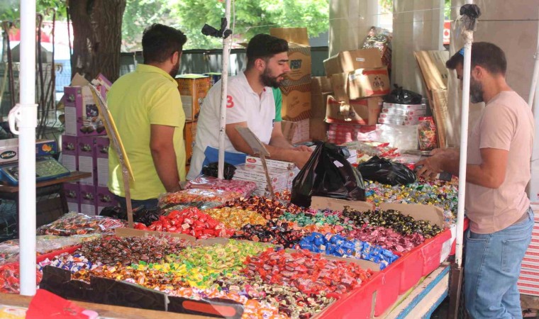 Siirtte çarşı ve pazarda bayram yoğunluğu