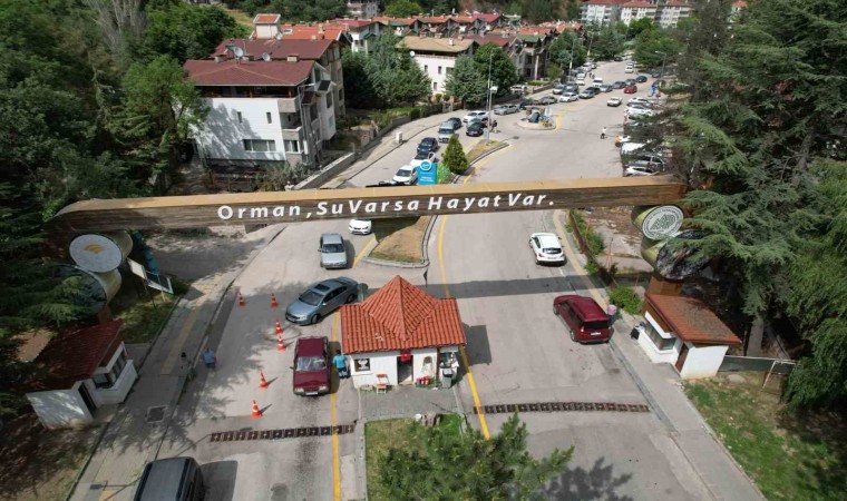 Soğuksu Milli Parkında uzun araç kuyrukları oluştu