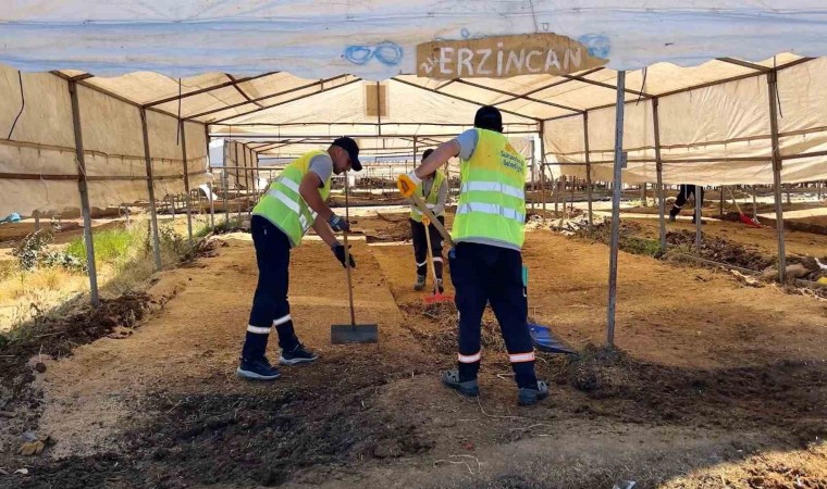 Sultanbeyli de kurban alanlarında temizlik süreci başladı