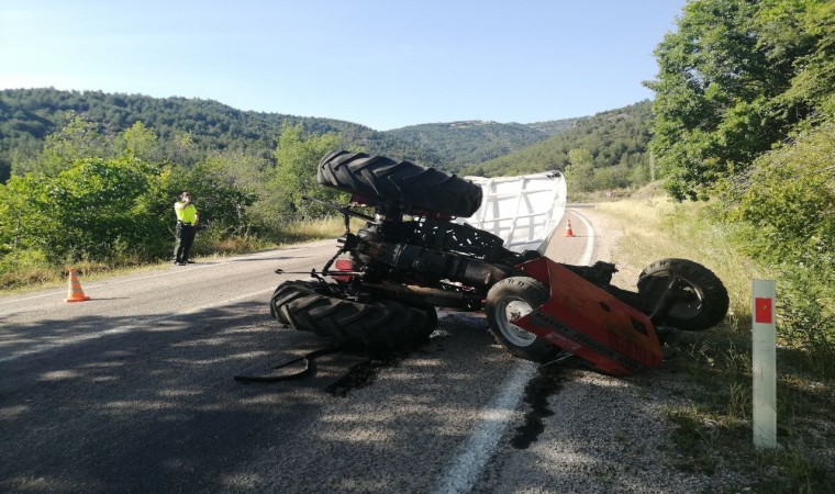 Tokatta traktör devrildi: 1 yaralı