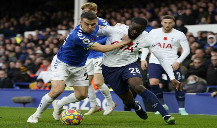 Tottenhamda Tanguy Ndombelenin sözleşmesi feshedildi