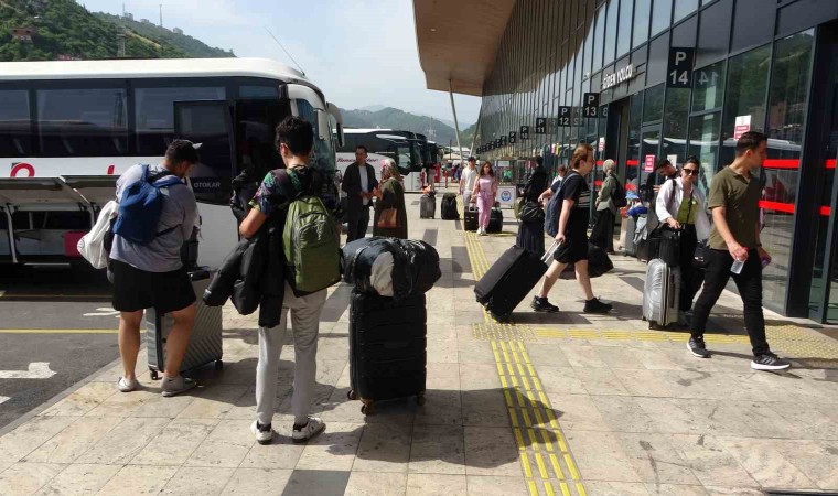 Trabzon Şehirlerarası Otobüs Terminalinde Kurban Bayramı yoğunluğu