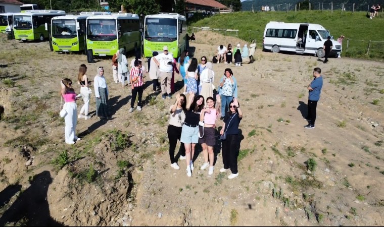 Turistler, şelalesi barajı ve mağarasıyla Yığılcaya hayran kaldı