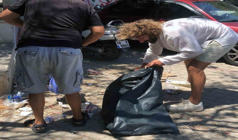 Turizm kentindeki çöpler toplanmayınca iş muhtara düştü