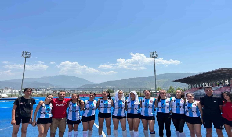 U16 Türkiye Hokey Süper Liginde Ege Yıldızları 4üncü galibiyetini aldı