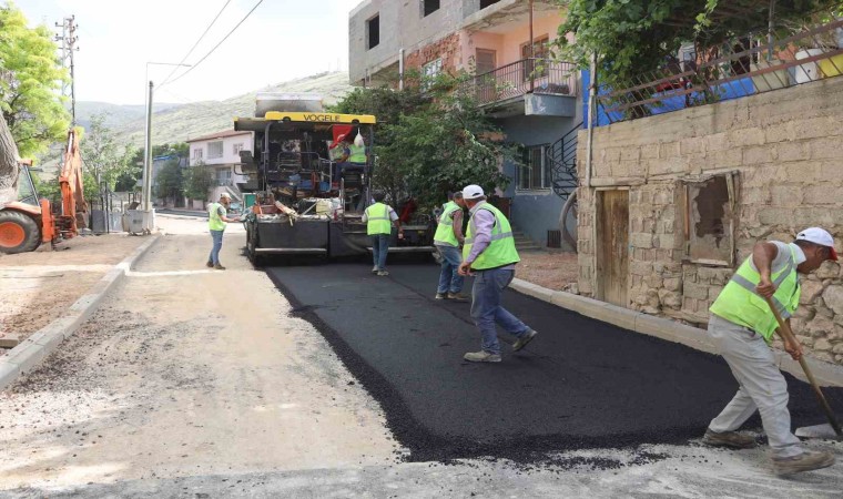 Yahyalıda asfaltlama çalışmaları devam ediyor