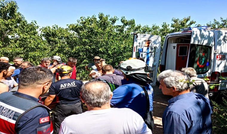 Yalovada vadiye devrilen traktörün sürücüsü kurtarıldı