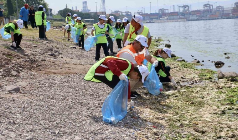 Yarımca Sahilinde 150 kilogram atık toplandı