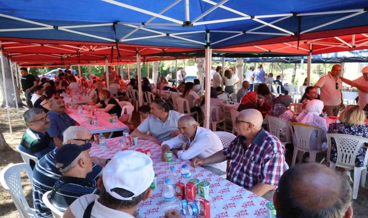 Yıllar önce yetiştirme yurdundan çıkanlar 15inci Pilav Günü ile bir araya geldi