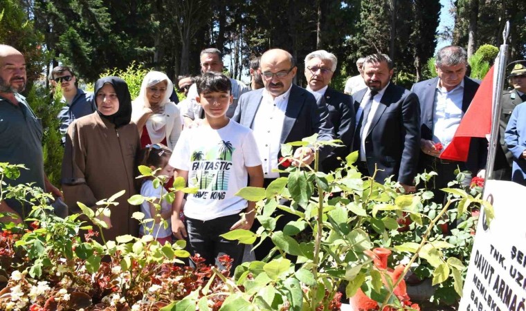 15 Temmuzda Balıkesir Şehitliği ziyaret edildi