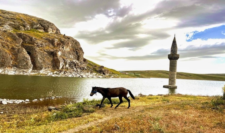 Ağrıda sular altında kalan minarenin eşsiz güzelliği