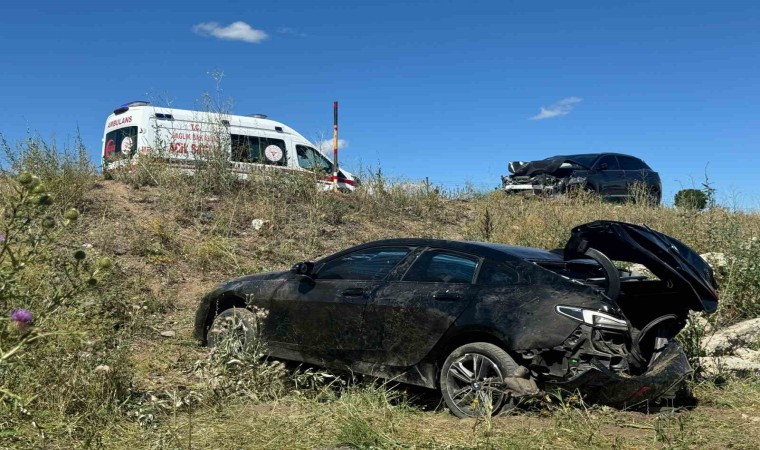 Ağrıda trafik kazası: 13 yaralı