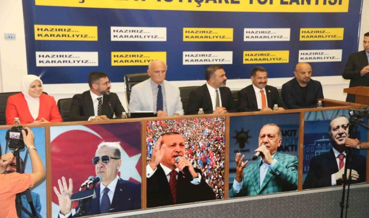 AK Parti Genel Başkan Yardımcısı Yılmaz, Bitliste partililerle buluştu