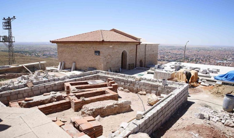 Aksarayda Selçuklu dönemine ait 5 mezar bulundu