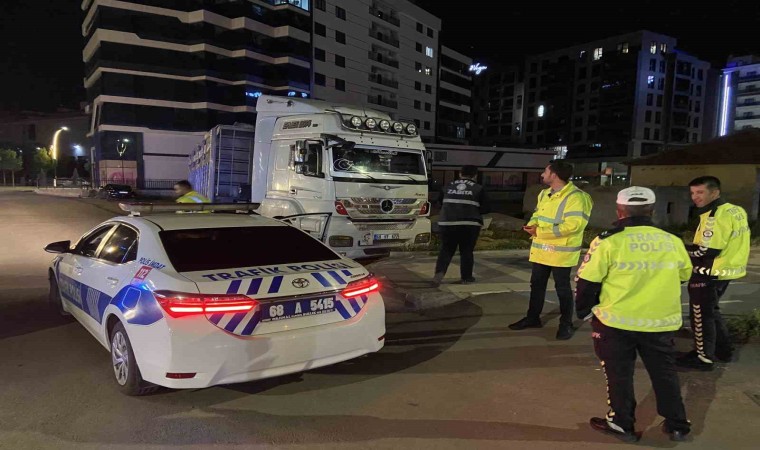 Aksarayda zabıta ve polis tır denetiminde