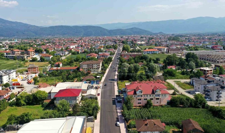 Akyazıda 9 kilometrelik arter yeni yüzüyle hizmette