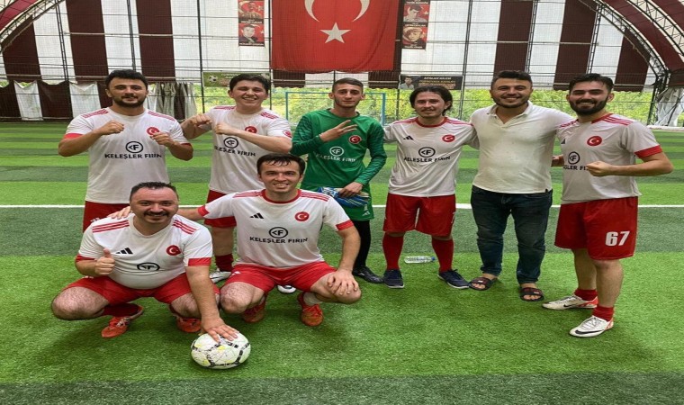 Alaplıda kurumlar arası halı saha turnuvasının yarı finalistleri belli oldu