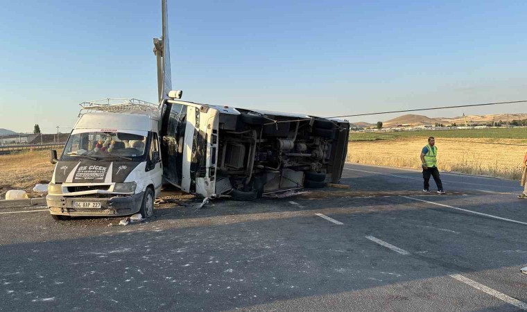 Ankarada işçileri taşıyan iki araç çarpıştı: 1 ölü, 16 yaralı