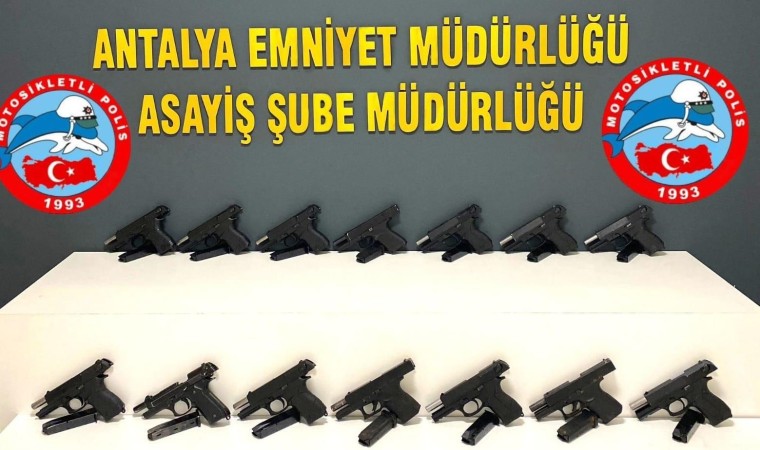 Antalyada ruhsatsız silah satışına polis engeli: 3 tutuklama