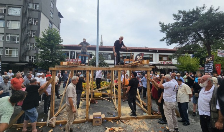 Arhavide geleneksel yarışmalar renkli görüntülere sahne oldu