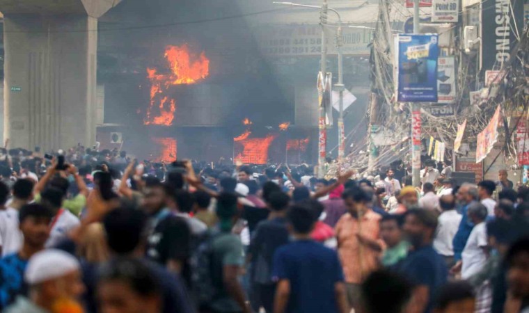 Bangladeş Yüksek Mahkemesi, kamu sektöründeki kontenjanların çoğunu iptal etti