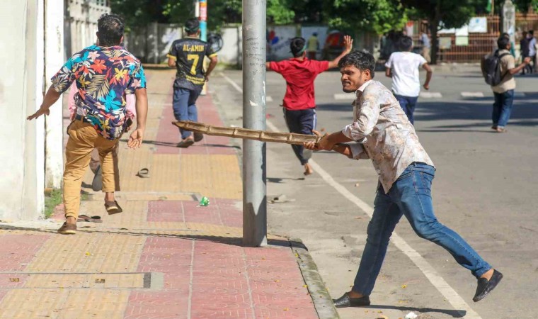 Bangladeşte öğrenci protestolarında 6 kişi öldü