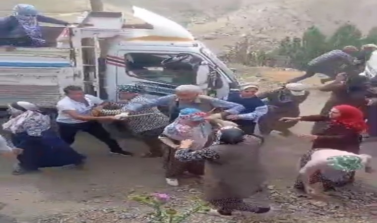 Başkalede taşlı sopalı yayla arazisi kavgası: 3 yaralı