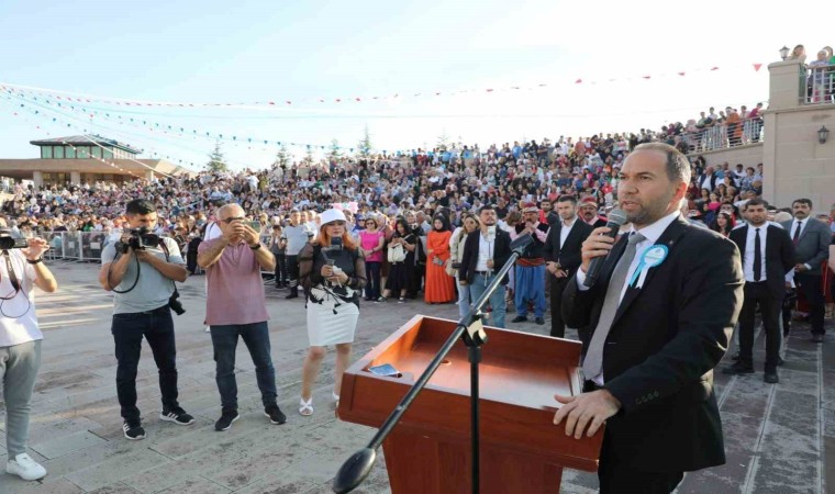 Başkan Özdemir, Tercih Yapacak Aday Öğrencileri Niğdeye Davet Etti