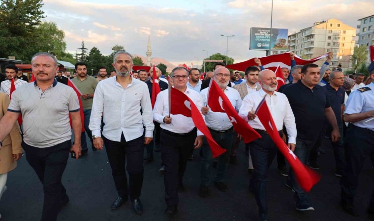 Başkan Özdoğan: Birliğimiz ve beraberliğimizle hainlere karşı dimdik ayaktayız