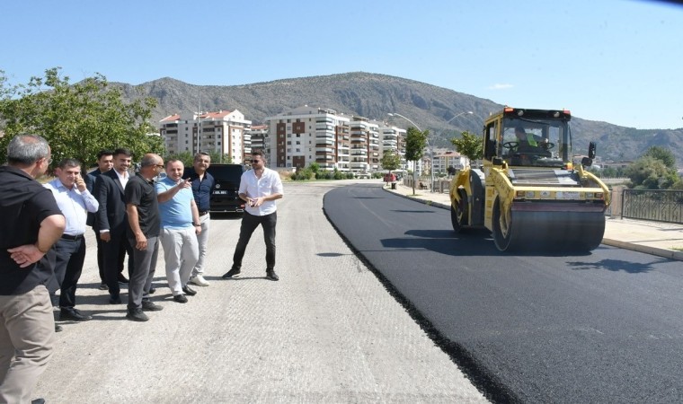 Başkan Sevindi: “Asfaltlamada ilk hedefimiz çukurlu yollar”