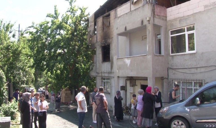 Beykozda eşinden ayrılan şahıs benzinle evi yaktı