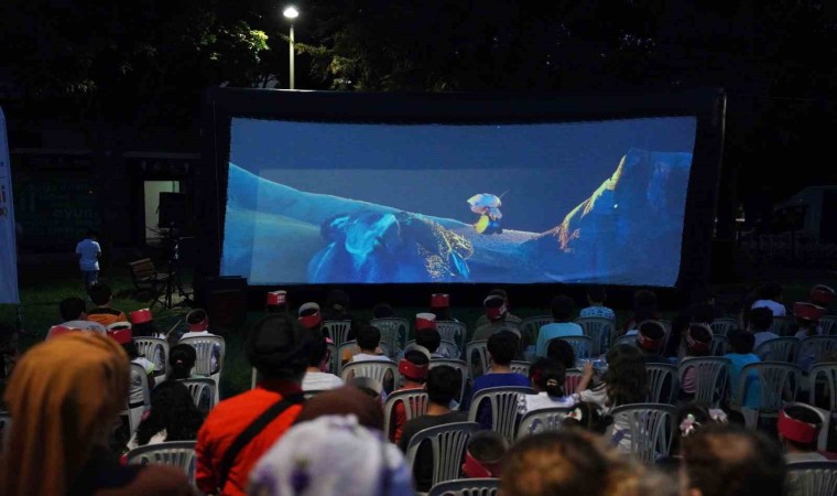 Beyoğlunda açık hava film gösterimleri başlıyor