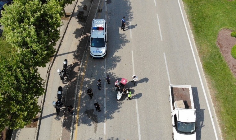 Bursa Emniyeti trafik denetimlerini aralıksız sürdürüyor