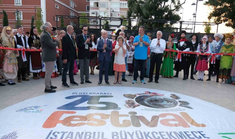 Büyükçekmecede Uluslararası Güler Ertan Fotoğraf Yarışmasında ödül alan eserler sergilendi