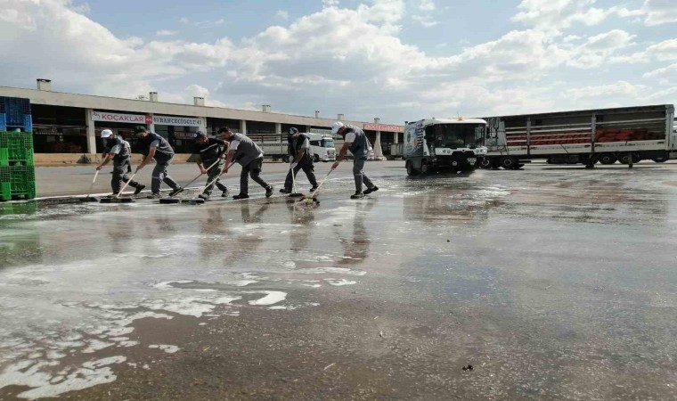 Büyükşehir Hal Kompleksinde kapsamlı temizlik çalışması