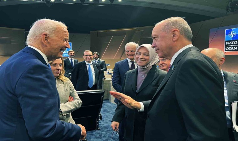 Cumhurbaşkanı Erdoğan, NATO Zirvesinde Biden ile sohbet etti