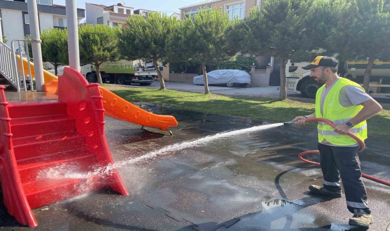 Darıcada parklara hijyenik dokunuş