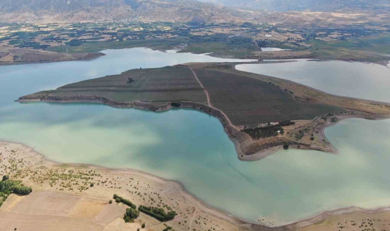 Denize kıyısı olmayan Sivasta Anadolunun en büyük adası satıldı