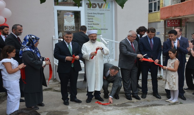 Diyanet İşleri Başkanı Erbaş: Filistinde, Gazzede zalim siyonistler Müslümanları katlediyor. Buna kim engel olacak? Bizler engel olacağız”