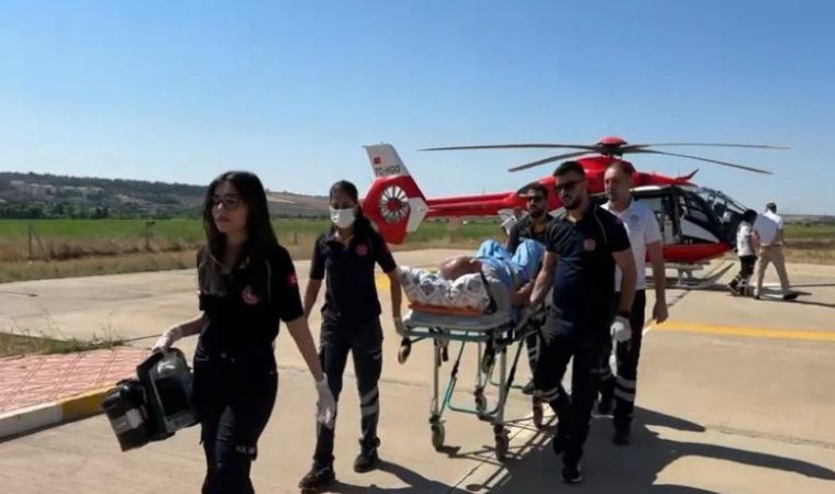 Diyarbakırda kalça kemiği kırılan hasta, ambulans helikopter ile hastaneye sevk edildi