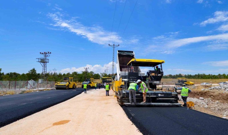 Diyarbakırda Teknokent İmar Yolu asfaltlanıyor