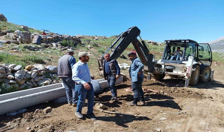 Doğanşehirde yayladaki hayvanlar unutulmadı