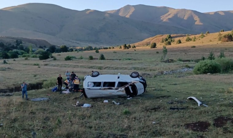 Erzincanda trafik kazası: 1 ölü, 6 yaralı