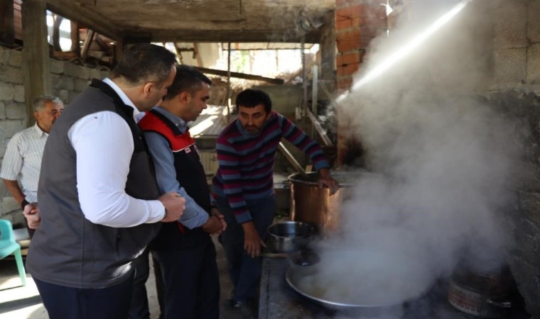 Erzurumda dutun pekmeze yolculuğu sürüyor