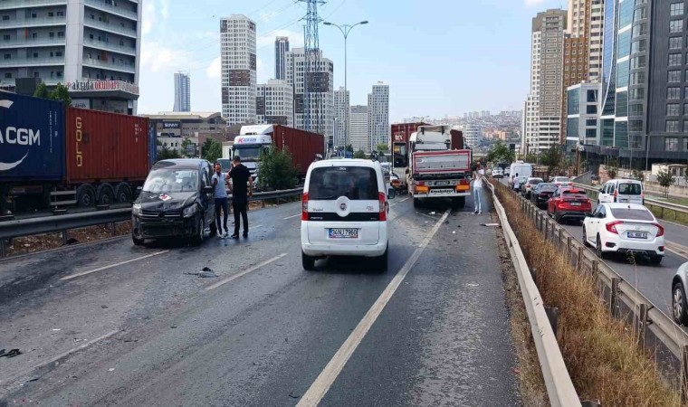 Esenyurtta 15 aracın karıştığı zincirleme kaza