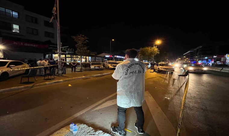 Esenyurtta motosikletli şahıslar restorana silahlı saldırı düzenledi: 1 ölü