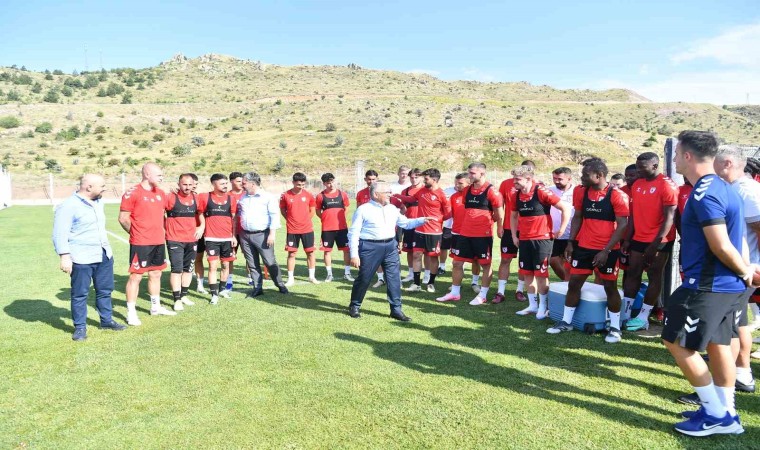 Futbol Takımları Erciyes Yüksek İrtifa Kamp Merkezine övgüler yağdırdı